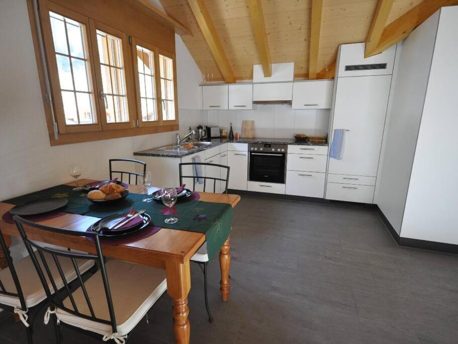 Charming Penthouse Apartman Lauterbrunnen Kültér fotó
