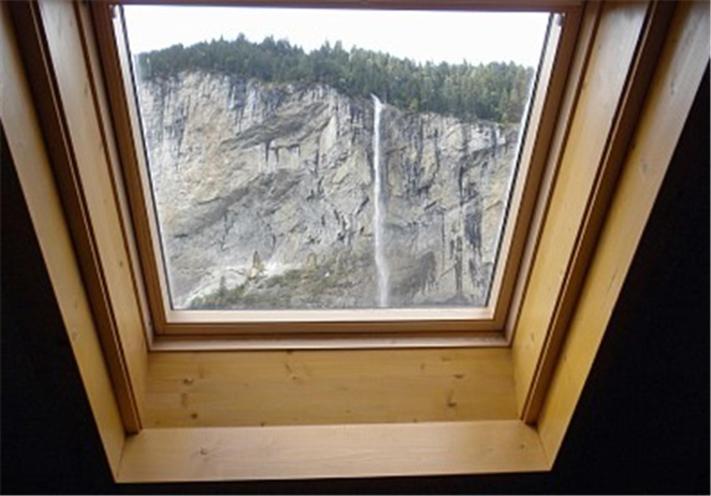 Charming Penthouse Apartman Lauterbrunnen Szoba fotó