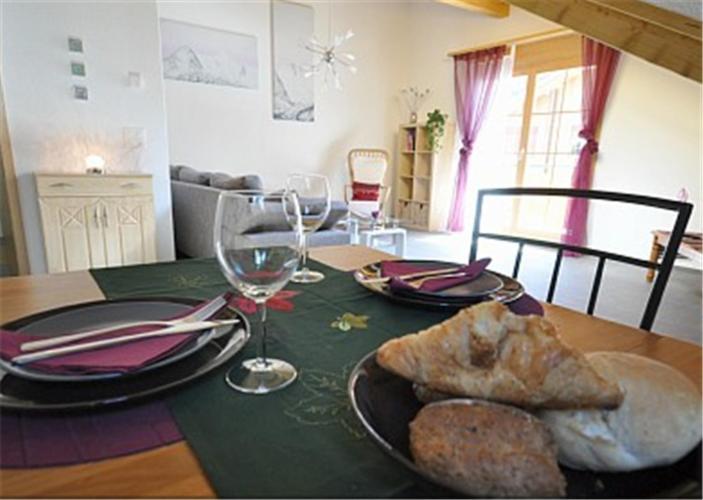Charming Penthouse Apartman Lauterbrunnen Szoba fotó