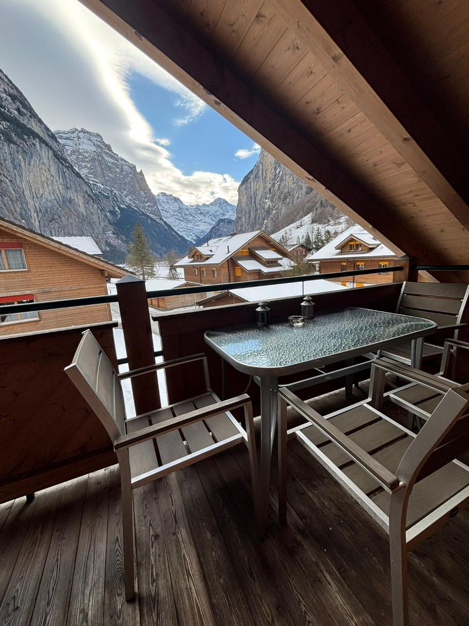 Charming Penthouse Apartman Lauterbrunnen Kültér fotó
